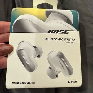 New Sealed in box Bose QuietComfort Ultra Earbuds 2nd Gen in White